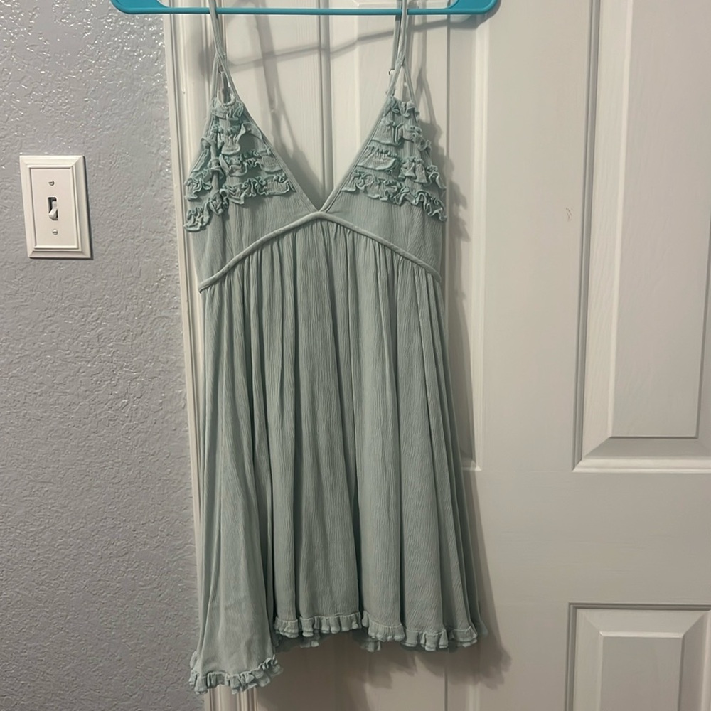 American Threads Ruffled V-Neck Dress in Mint